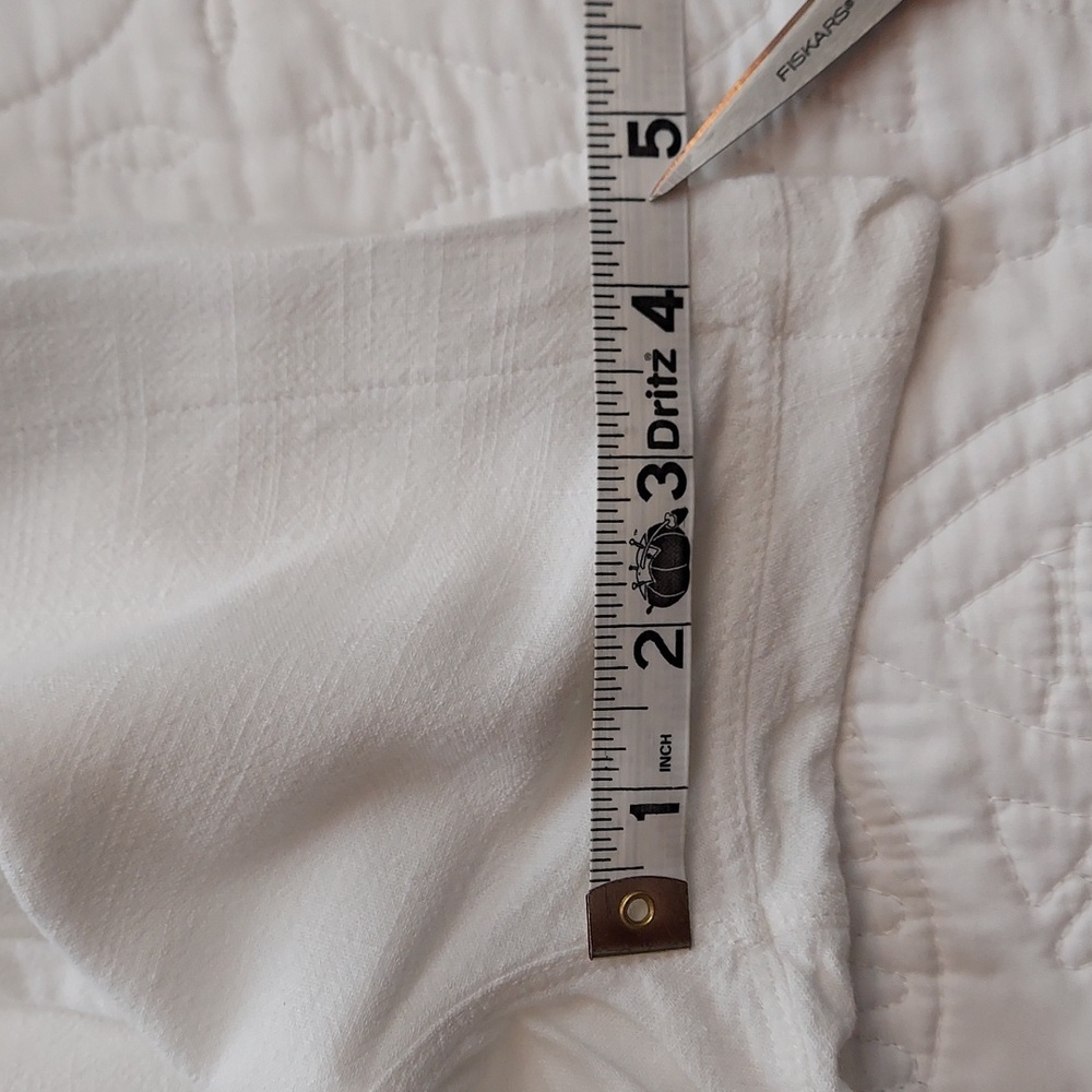 - Hello Miz Drawstring Maturnity High Waist Linen White Shorts, Size XL Like New - Picture 9 of 10